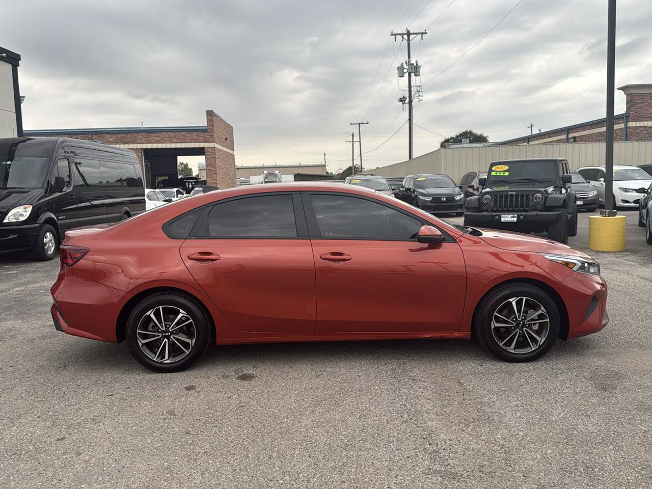 Used 2024 Kia Forte LXS w/ LXS Technology Package FWD image 5