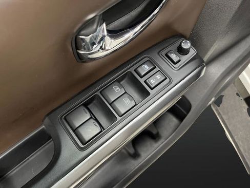 Used 2017 Nissan Titan Platinum Reserve AWD/4WD image 30