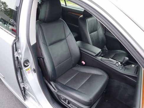 Used 2013 Lexus ES 300h w/ Luxury Pkg FWD image 5
