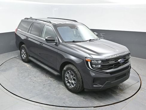 Used 2025 Ford Expedition Active image 18