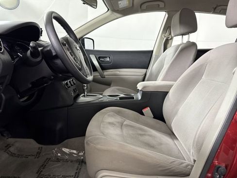 Used 2014 Nissan Rogue S w/ Convenience Package image 4