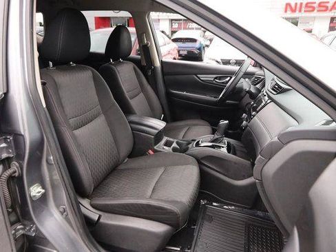 Used 2020 Nissan Rogue SV FWD image 26