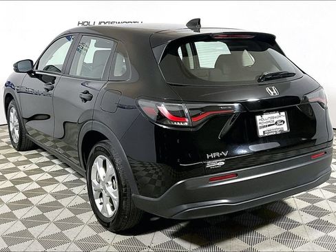 Used 2025 Honda HR-V LX image 8