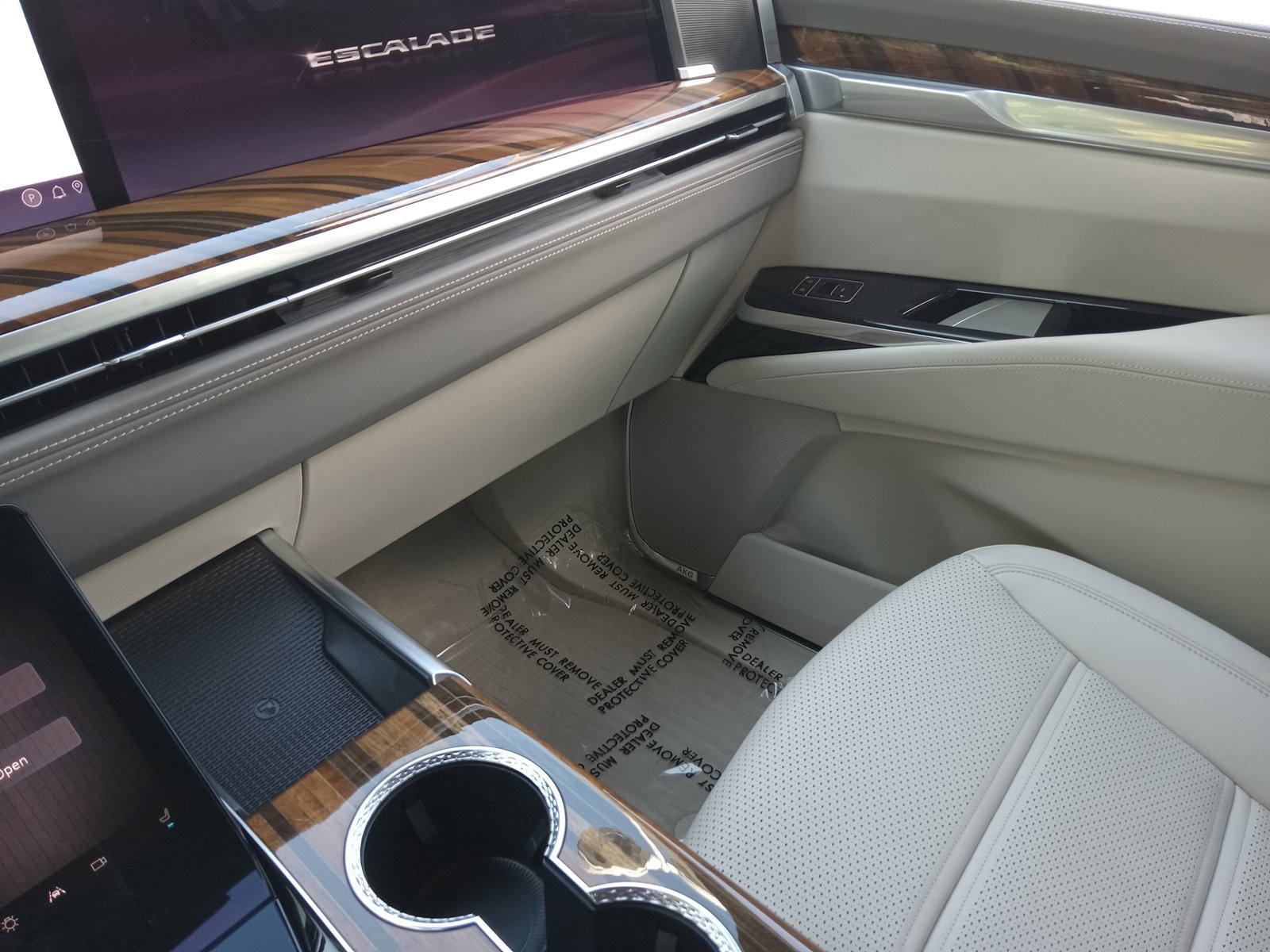 Certified 2026 Cadillac Escalade Platinum Sport AWD/4WD image 21