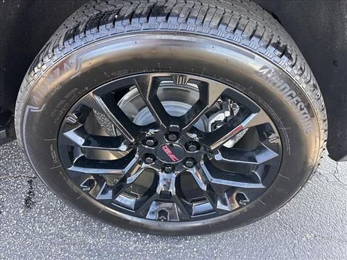 New 2026 GMC Yukon XL Elevation AWD/4WD image 16
