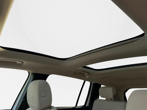 New 2026 Mercedes-Benz GLB 250 250 4MATIC SUV image 24