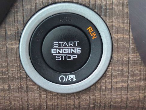 Used 2019 RAM 1500 Limited image 17