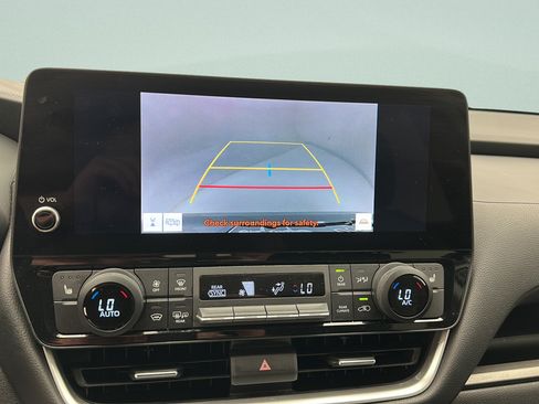 Used 2025 Toyota Grand Highlander AWD image 22