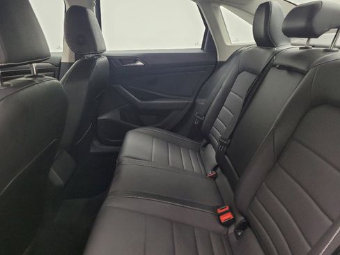 Used 2024 Volkswagen Jetta SE FWD image 18