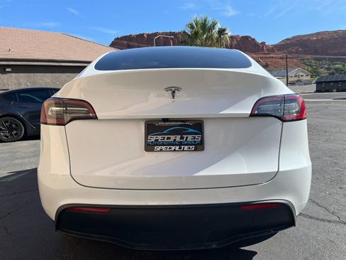 Used 2024 Tesla Model Y Long Range RWD image 26
