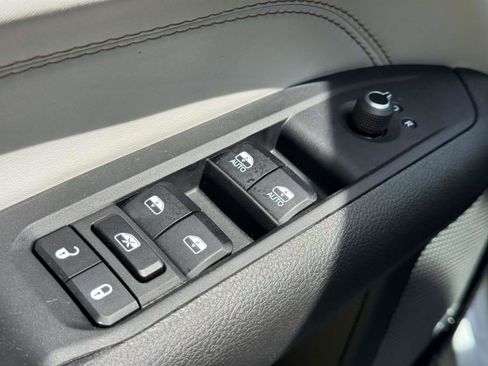Used 2025 Jeep Compass Limited w/ Sun & Sound Group AWD/4WD image 17