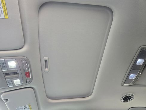 Used 2024 Kia Telluride S w/ S Sunroof Package FWD image 11