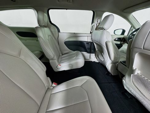 Used 2021 Chrysler Voyager Lxi FWD image 26