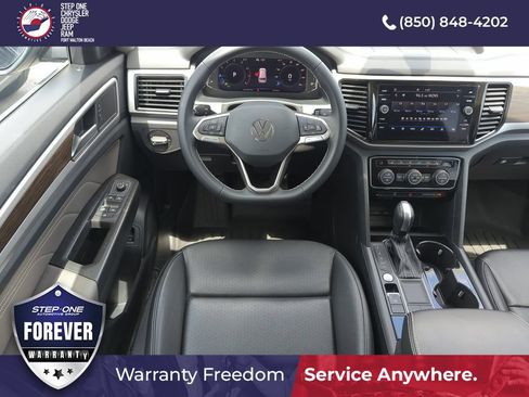 Used 2023 Volkswagen Atlas SE w/ Panoramic Sunroof Package FWD image 13