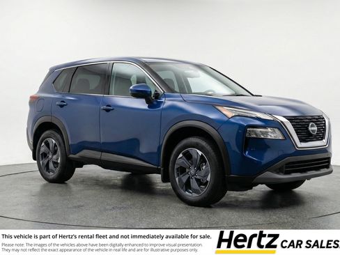 Used 2025 Nissan Rogue SV FWD image 1