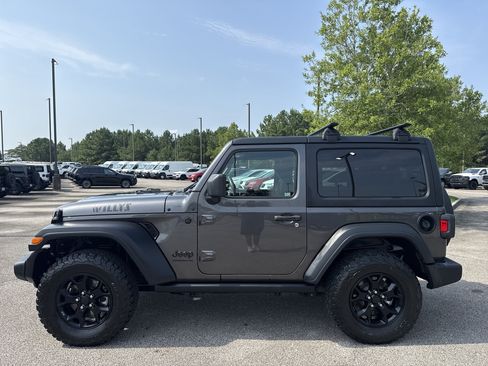 Used 2020 Jeep Wrangler Sport AWD/4WD image 4