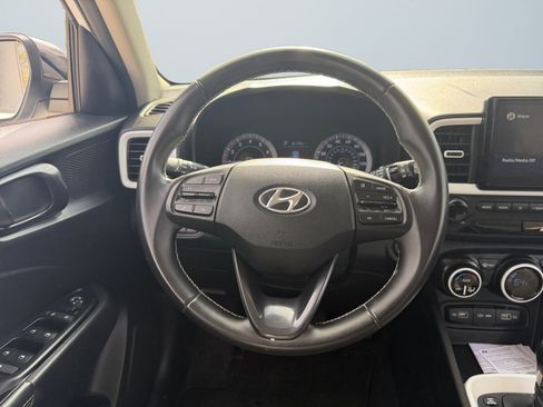 Used 2022 Hyundai Venue Limited w/ Cargo Package FWD image 14