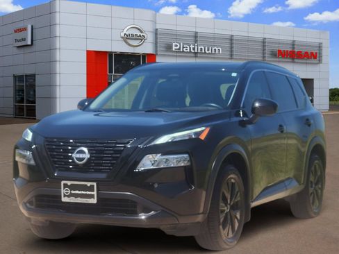 Used 2023 Nissan Rogue SV w/ SV Premium B Package FWD image 2