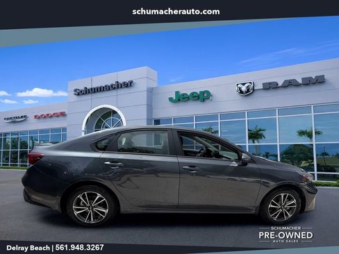 Used 2024 Kia Forte LXS w/ LXS Technology Package FWD image 8