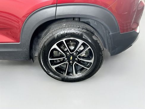 Used 2025 Chevrolet TrailBlazer LT FWD image 11