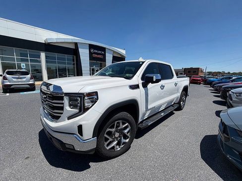 Used 2023 GMC Sierra 1500 SLT w/ SLT Premium Package AWD/4WD image 8
