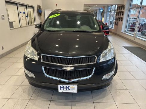 Used 2011 Chevrolet Traverse LT w/ Personal Connectivity Package image 2
