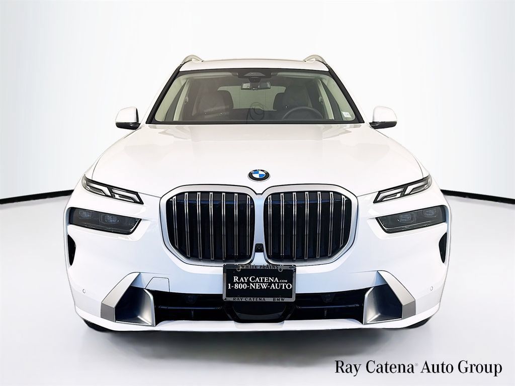 Used 2026 BMW X7 xDrive40i w/ Premium Package AWD/4WD image 2