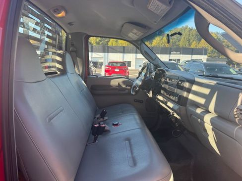 Used 2006 Ford F350 2WD Regular Cab DRW Super Duty image 8