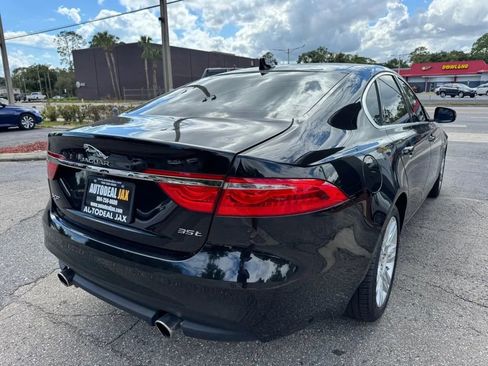 Used 2017 Jaguar XF Premium image 4
