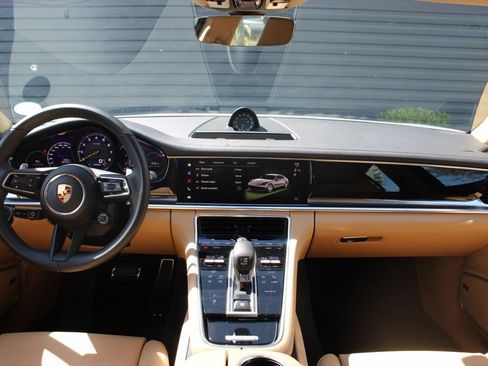 Used 2023 Porsche Panamera 4 image 28