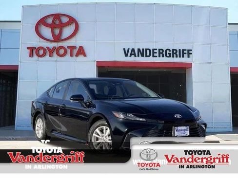 Certified 2025 Toyota Camry LE FWD image 1