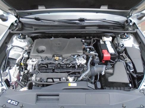 Used 2024 Toyota Camry SE image 17