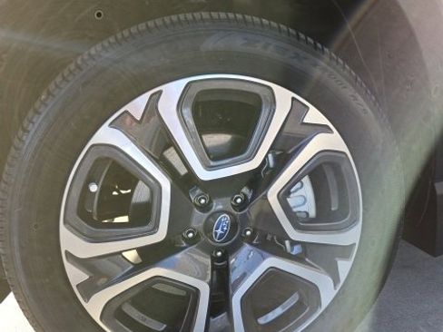 Used 2024 Subaru Ascent Touring image 7