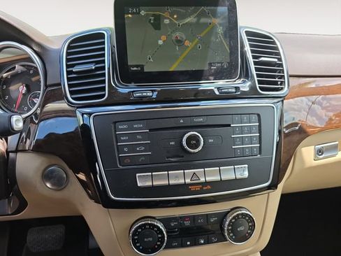 Used 2017 Mercedes-Benz GLE 350 w/ Premium 1 Package image 10