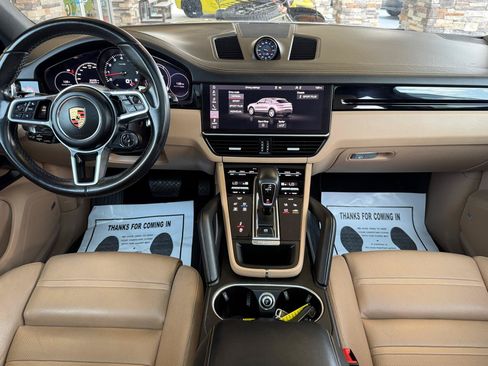 Used 2021 Porsche Cayenne Coupe AWD/4WD image 19