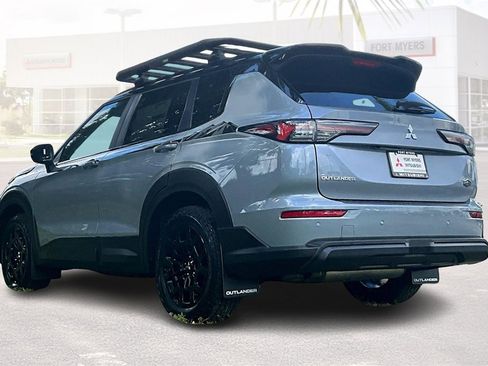 New 2025 Mitsubishi Outlander Trail Edition image 3