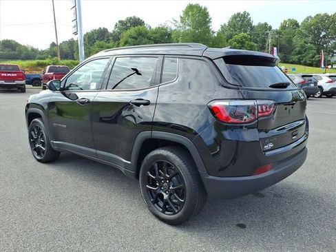 Used 2026 Jeep Compass Latitude AWD/4WD image 10