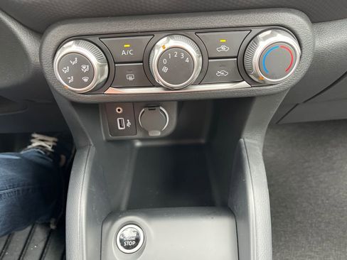 New 2025 Nissan Kicks Play S image 24