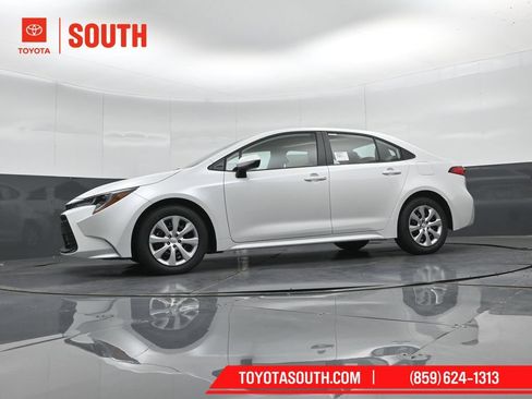 Used 2026 Toyota Corolla LE FWD image 40