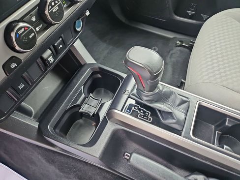 Used 2022 Toyota Tacoma SR5 RWD image 24