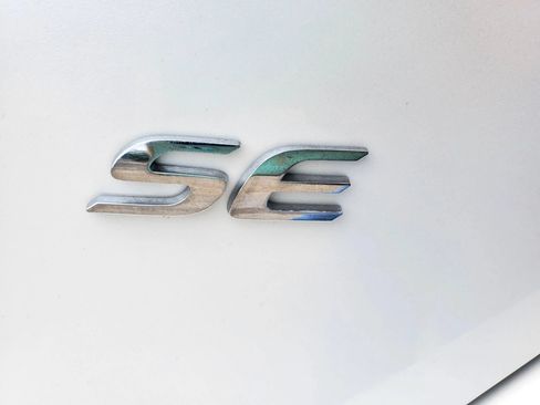 Used 2017 Toyota Corolla SE FWD image 10