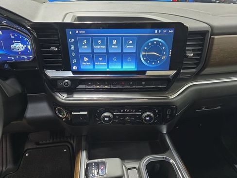 Used 2025 Chevrolet Silverado 1500 High Country w/ Midnight Edition AWD/4WD image 18