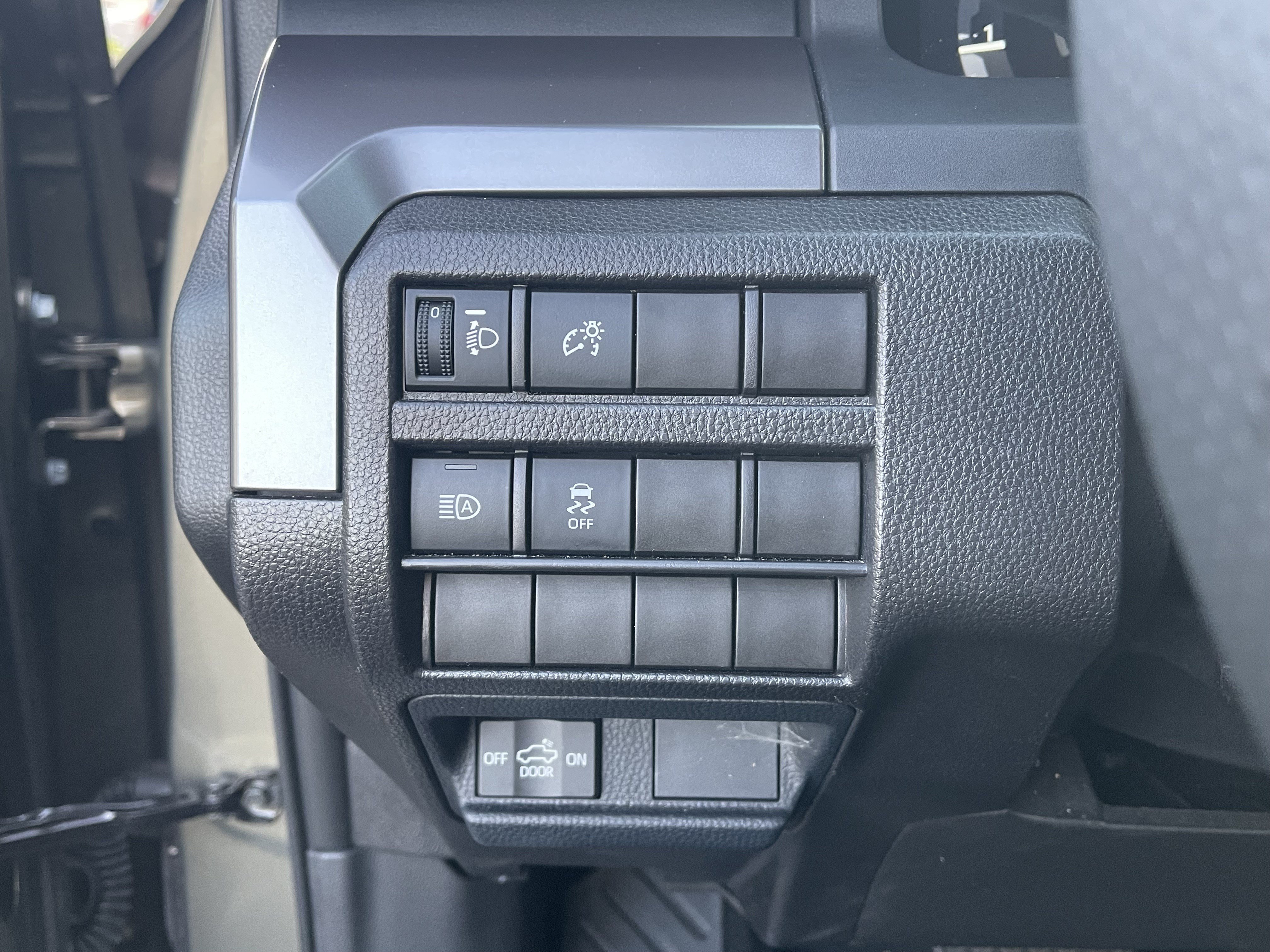 Certified 2025 Toyota Tacoma TRD Off-Road AWD/4WD image 24