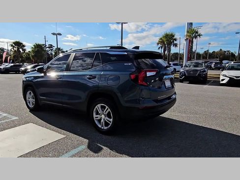 Used 2024 GMC Terrain SLE w/ Driver Convenience Package image 29