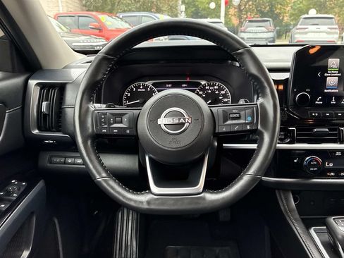 Certified 2025 Nissan Pathfinder SL AWD/4WD image 20
