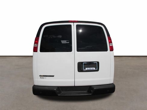 Used 2023 Chevrolet Express 3500 LS RWD image 4