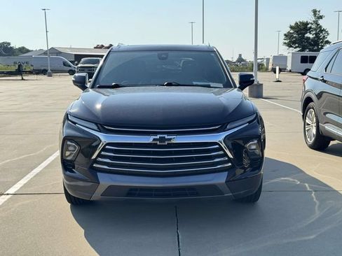 Used 2023 Chevrolet Blazer Premier w/ Enhanced Convenience Package FWD image 2