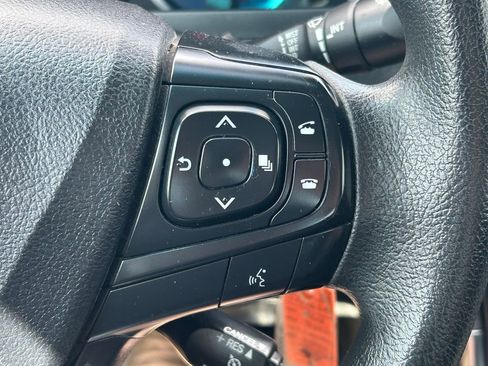 Used 2016 Toyota Camry LE image 32