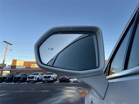 Used 2017 Cadillac XT5 Luxury w/ Driver Awareness Package image 14