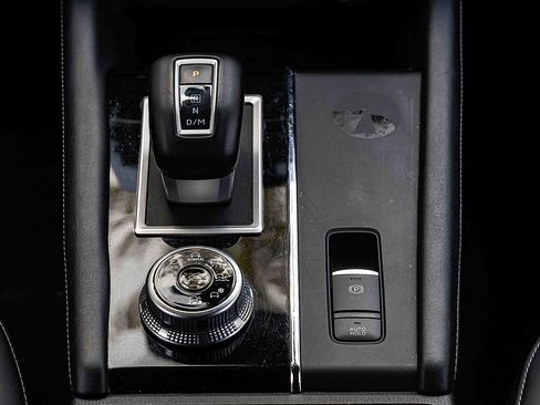 Used 2024 Mitsubishi Outlander AWD image 14